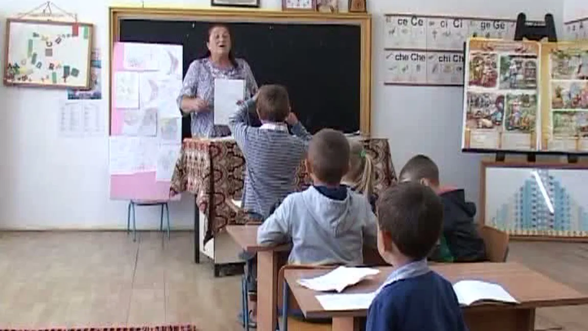 Grădiniţa în care părinţii ţin locul educatoarei. De ce nu vine 