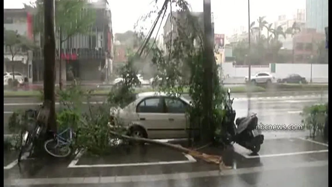 Supertaifun în Taiwan: Cel puţin doi morţi, 300 de răniţi VIDEO