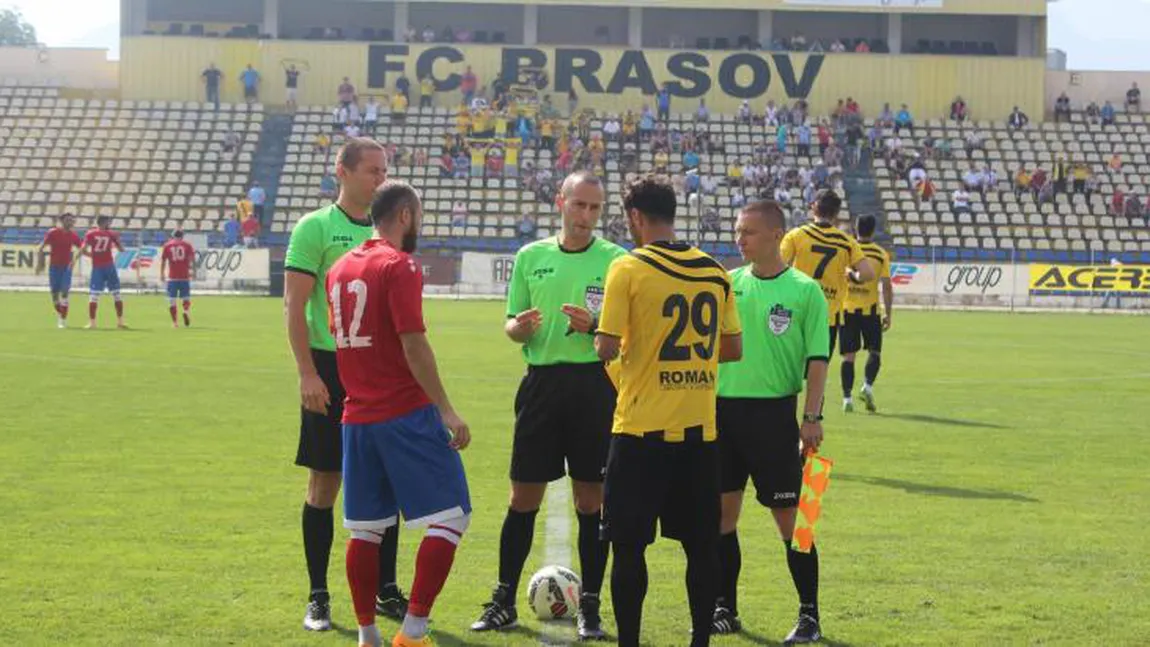 Fotbaliştii de la FC Braşov, JEFUIŢI în timpul meciului cu CS Mioveni