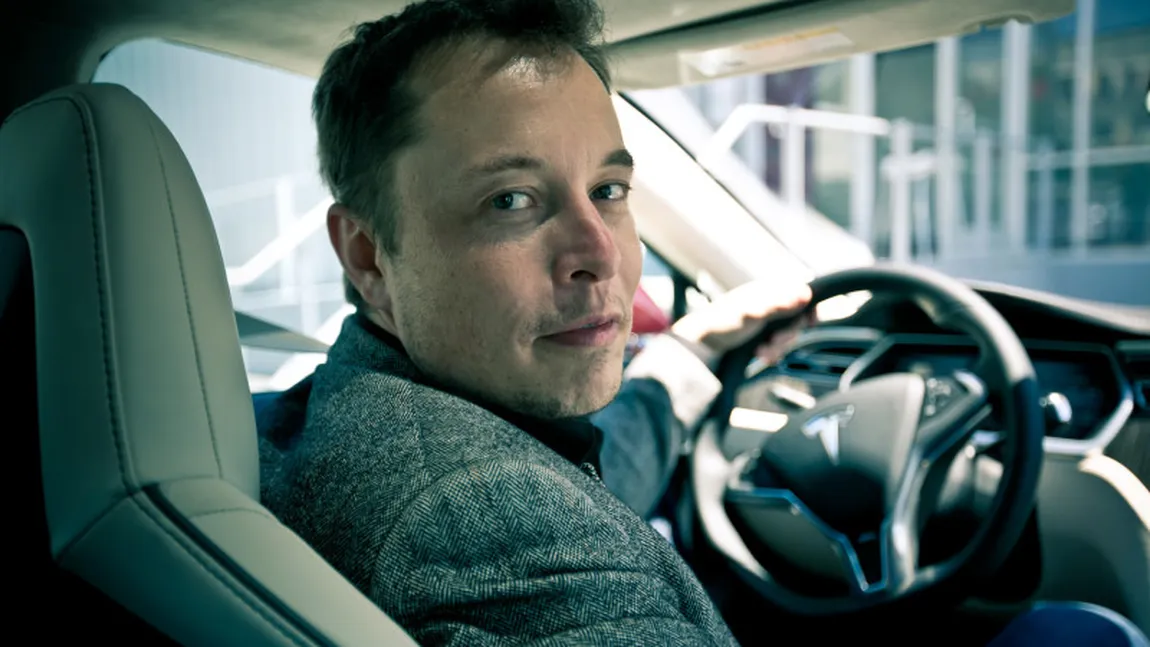 Elon Musk vrea să mărească performanţele creierului uman pentru a ţine pasul cu inteligenţa artificială