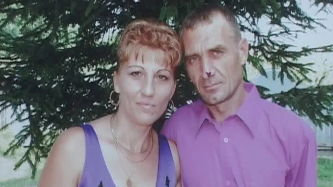 Femeia UCISĂ de soţul sinucigaş în Vaslui, condusă pe ULTIMUL DRUM. VIDEO