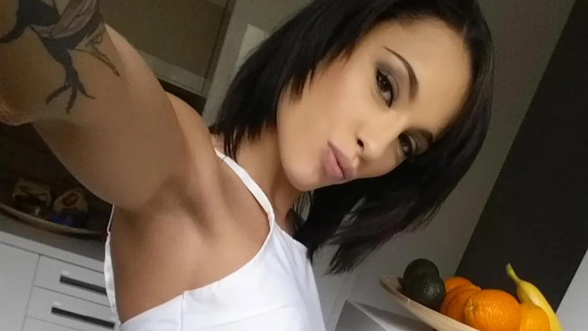 Raspunsul primit de o ACTRIŢĂ PORNO din partea unei companii aeriene. Femeia a fost pur şi simplu revoltată