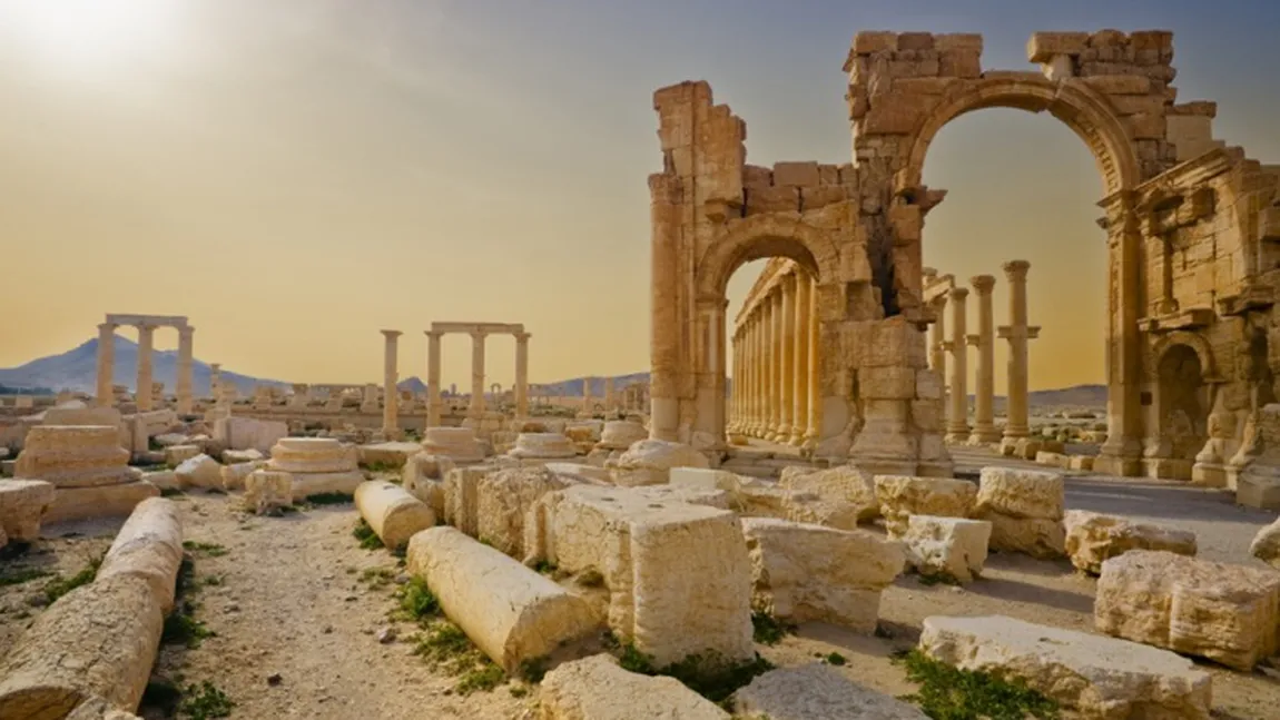 Execuţii jihadiste la Palmira: Au legat trei persoane de o coloană antică şi apoi au detonat-o