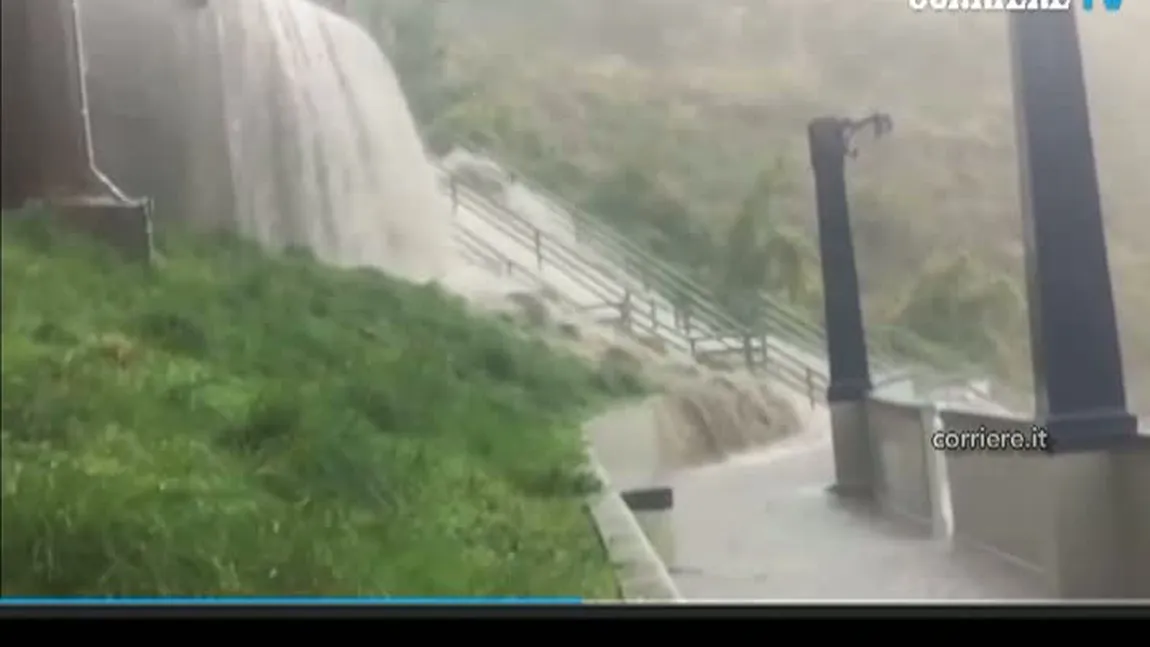 Cascadă pe stadion. O arenă din SUA s-a transformat în lac, în câteva minute VIDEO