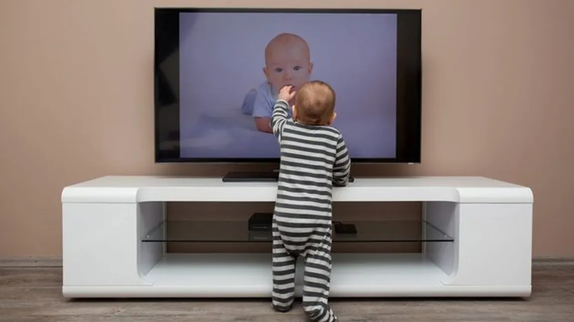Dacă ai ştii cât de rău îţi face, nu ai mai sta o secundă în faţa televizorului