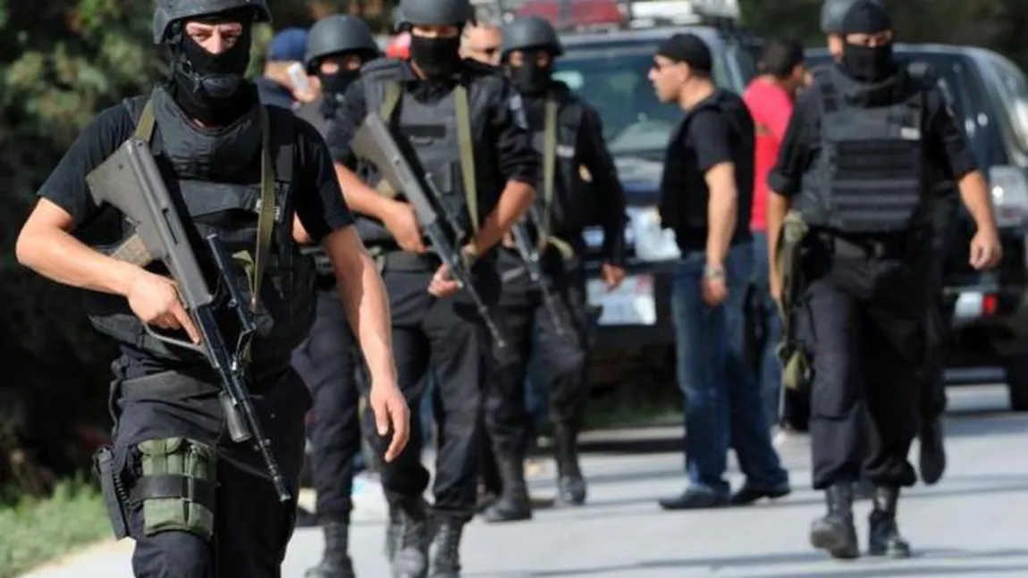 Trei celule de recrutare a jihadiştilor, dezmembrate de poliţia tunisiană. 11 persoane arestate