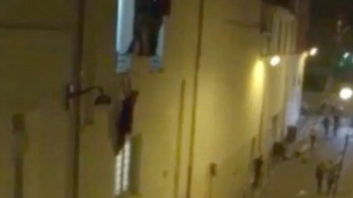 Femeia care s-a agăţat de ferestre ca să scape de măcelul din Bataclan. 