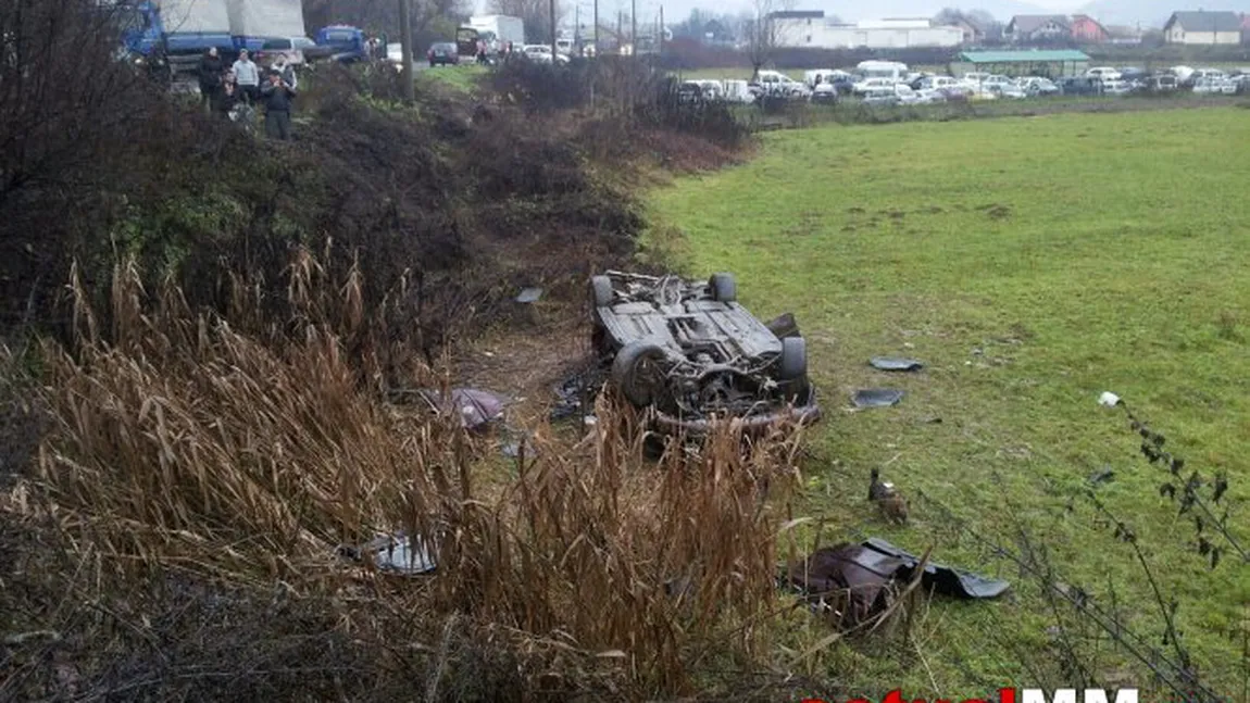 Tragedie pe o şosea din Sighetul Marmaţiei. Un tânăr a murit pe loc, iar alte două persoane sunt în stare gravă VIDEO