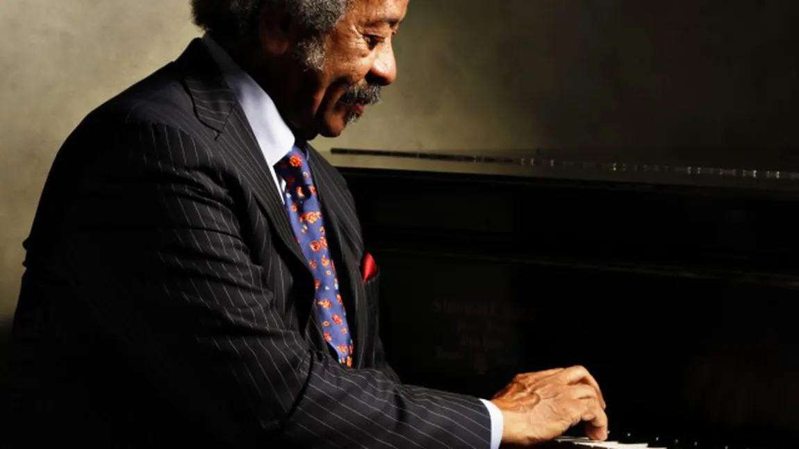 Cunoscutul pianist Allen Toussaint a încetat din viaţă la vârsta de 77 de ani