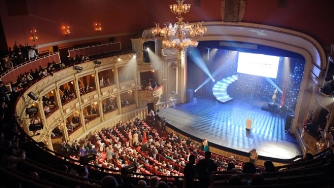 Control la Opera Naţională, după incendiul din Colectiv. Candelabrul, considerat PERICOL PUBLIC