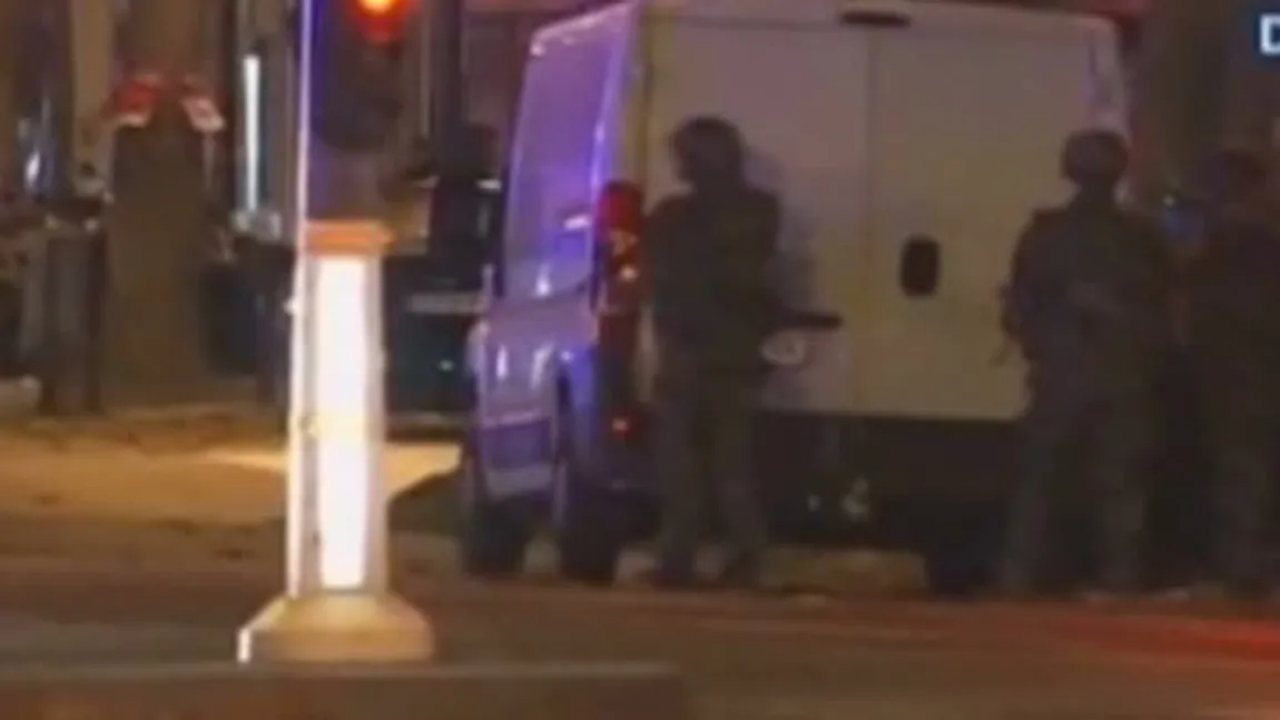 Atentate la Paris: Unul dintre terorişti avea bilet de intrare la meciul de fotbal de pe Stade de France