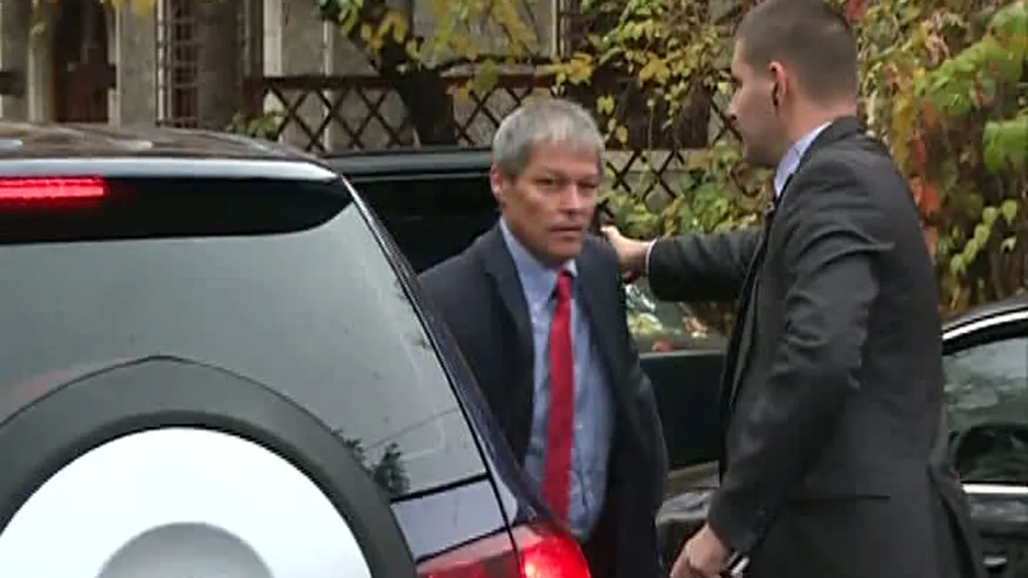 Dacian Cioloş, instalat la Palatul Victoria: Premierul desemnat a primit biroul lui Oprea