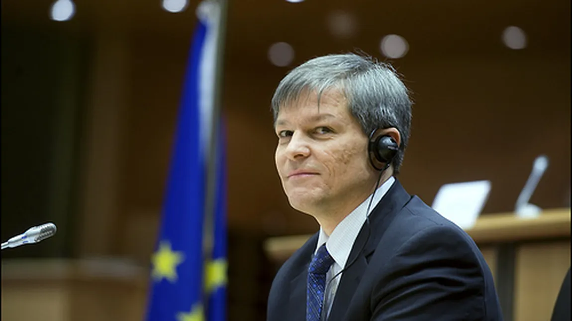 Dacian Cioloş neagă că are cetăţenie franceză. Ambasada Franţei regretă că a difuzat o informaţie eronată