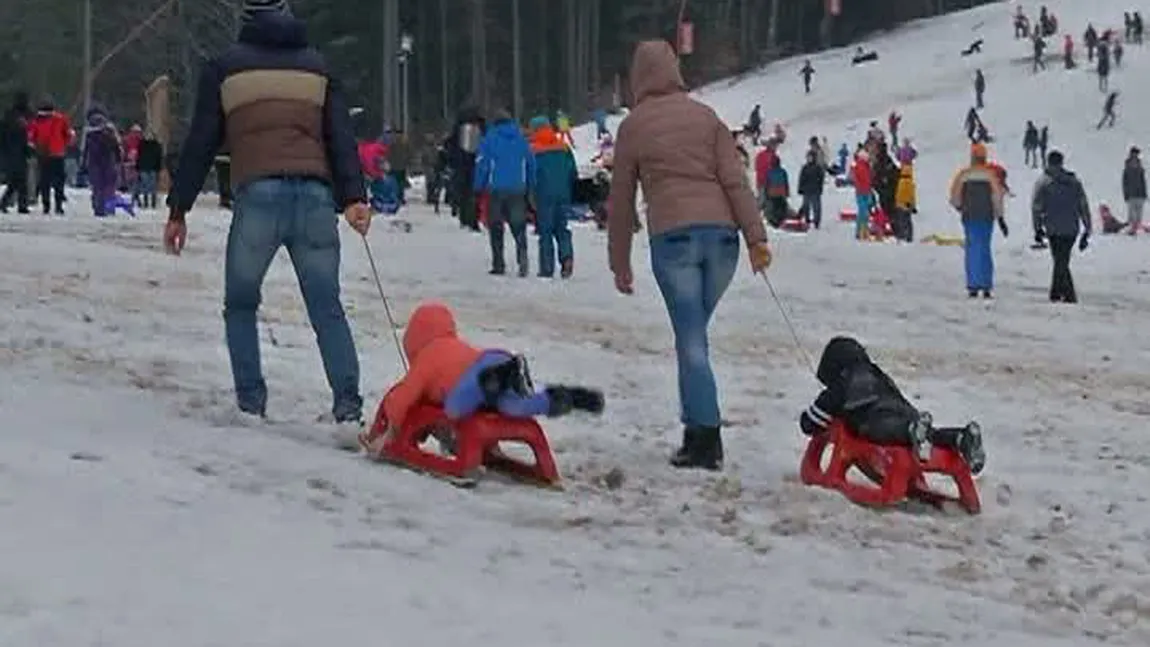 Distracţie la munte în minivacanţa de 1 Decembrie VIDEO