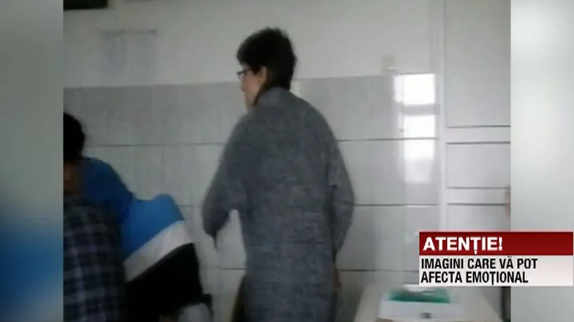 Scene REVOLTĂTOARE la o şcoală din Tulcea. Un elev a fost PĂLMUIT de profesoară în sala de clasă VIDEO