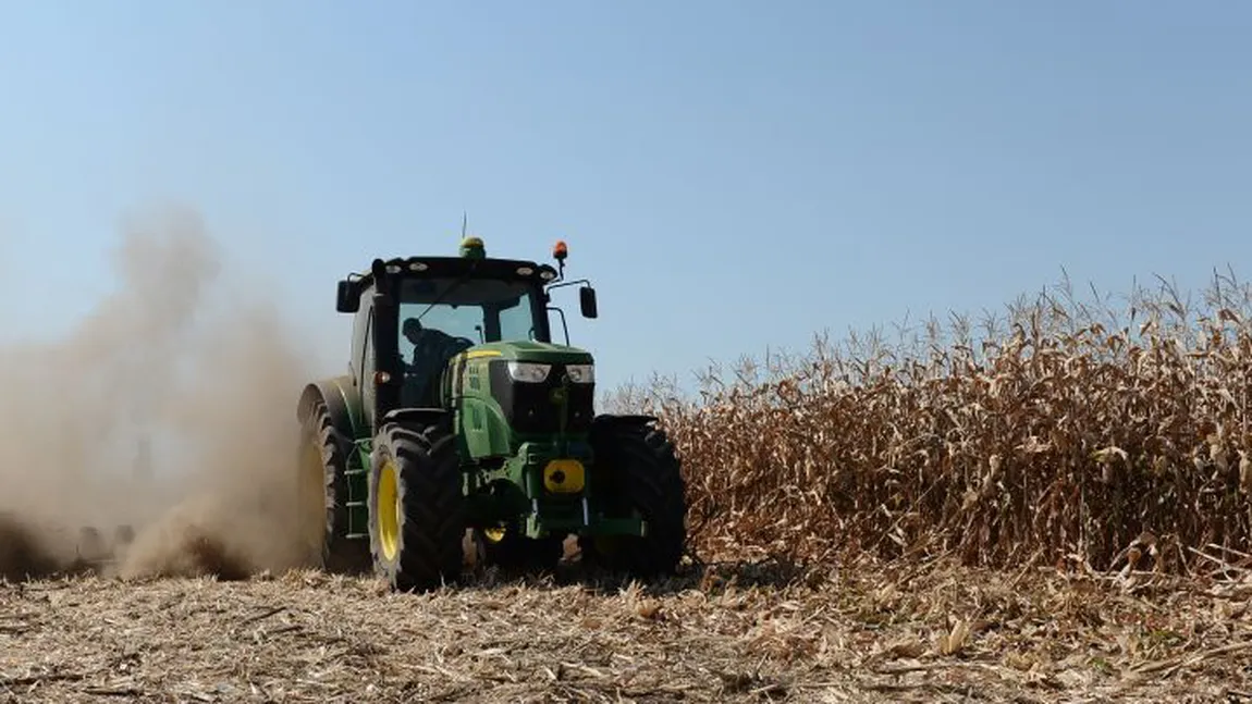 Sute de mii de agricultori, afectaţi de întârzierile la plata subvenţilor prin APIA