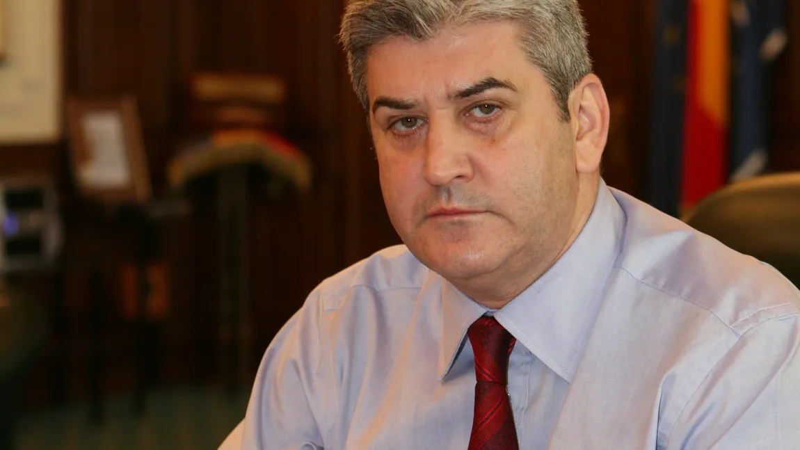 Decretele privind demisia lui Oprea şi numirea lui Cîmpeanu ministru de Interne interimar, publicate în MO