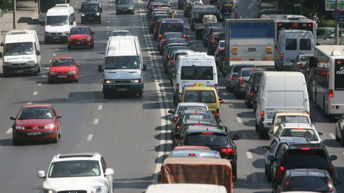 Mesaj pentru toţi şoferii: Nu opriţi dacă vedeţi această maşină în trafic!