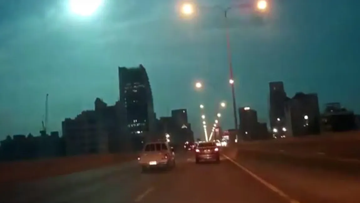 Căderea unui meteorit uriaş, surprinsă LIVE în Thailanda. VIDEO