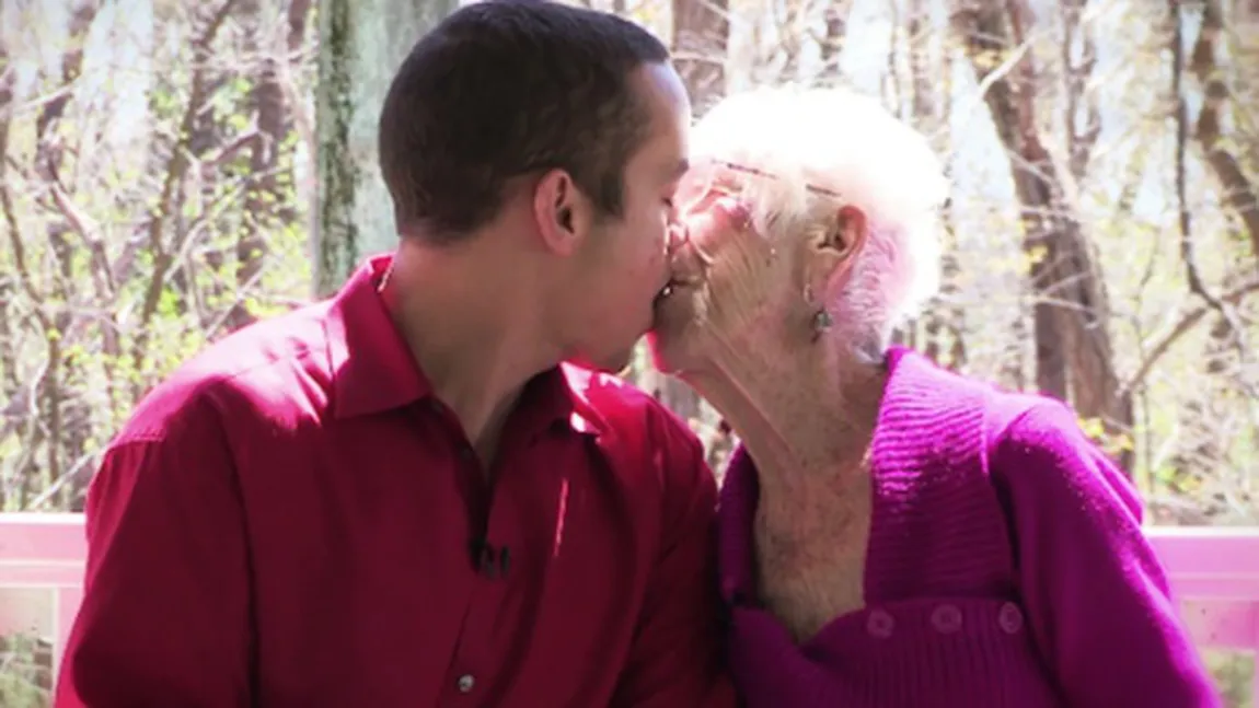 Cel mai ciudat cuplu din lume: El are 31 de ani, ea are 91. VIDEO