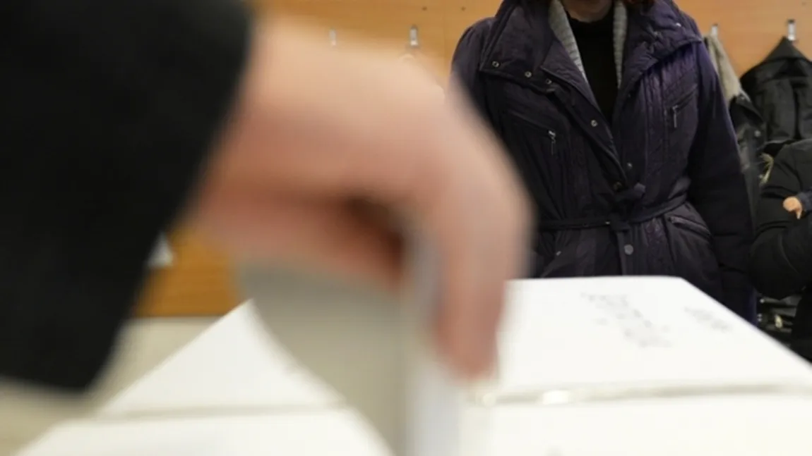 ALDE a contestat la CCR legea votului prin corespondenţă