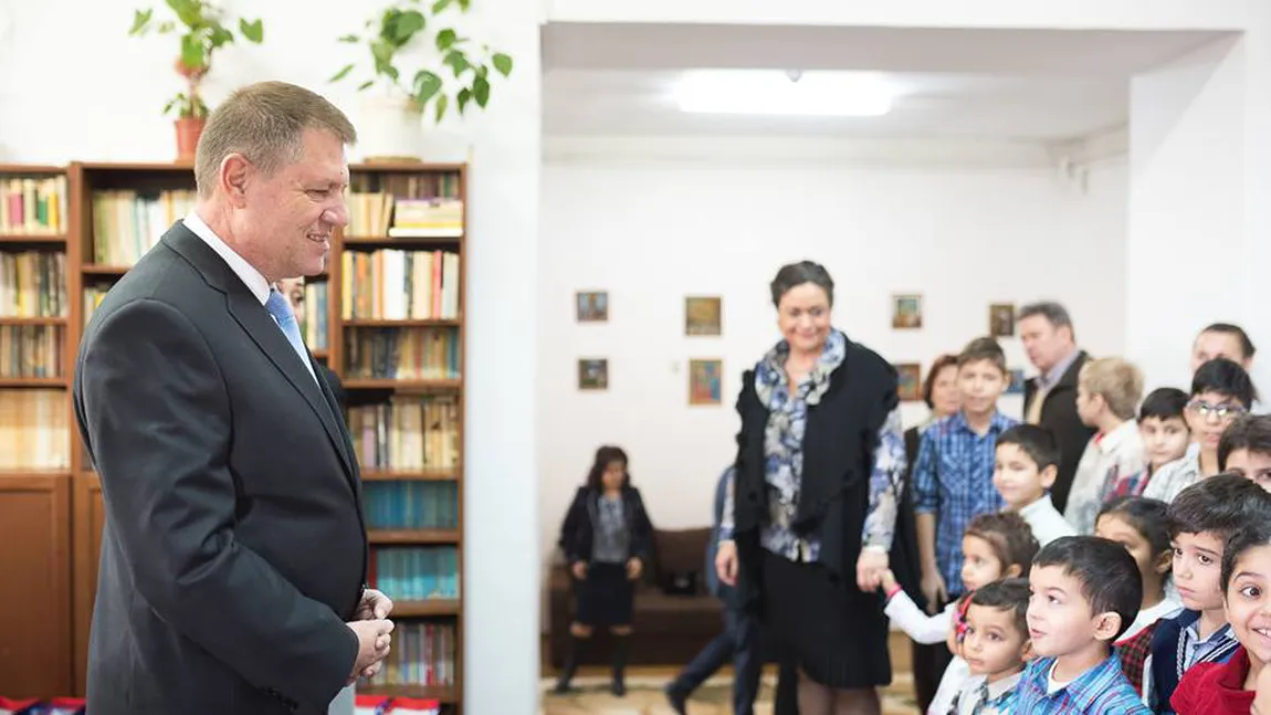 Klaus Iohannis a vizitat un centru pentru copii ORFANI. FOTO