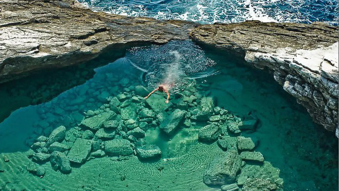 GIOLA, piscina sirenelor. Imagini desprinse din rai