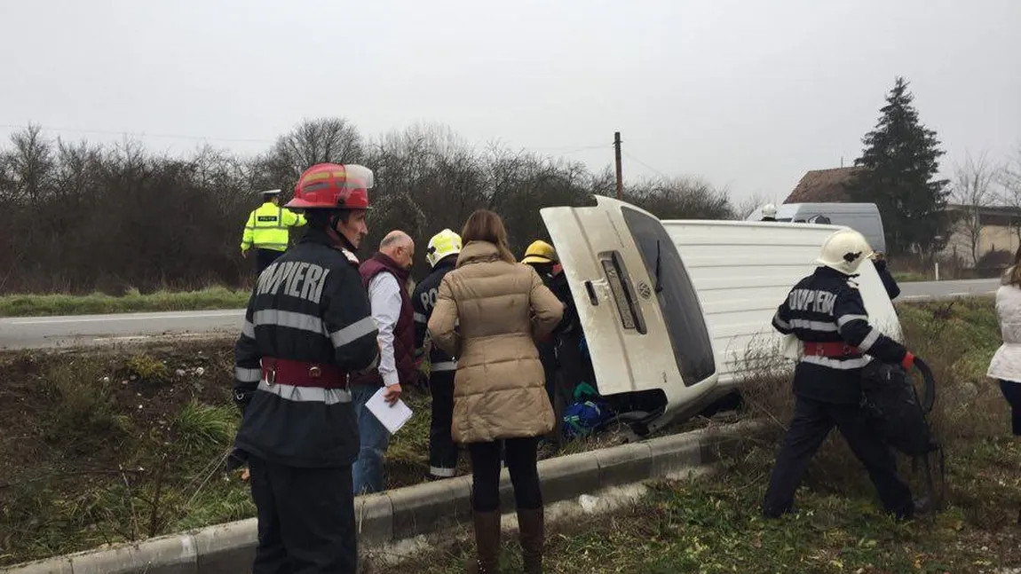 Cinci studenţi străini care făceau turul României cu maşina, implicaţi într-un accident în Cluj VIDEO