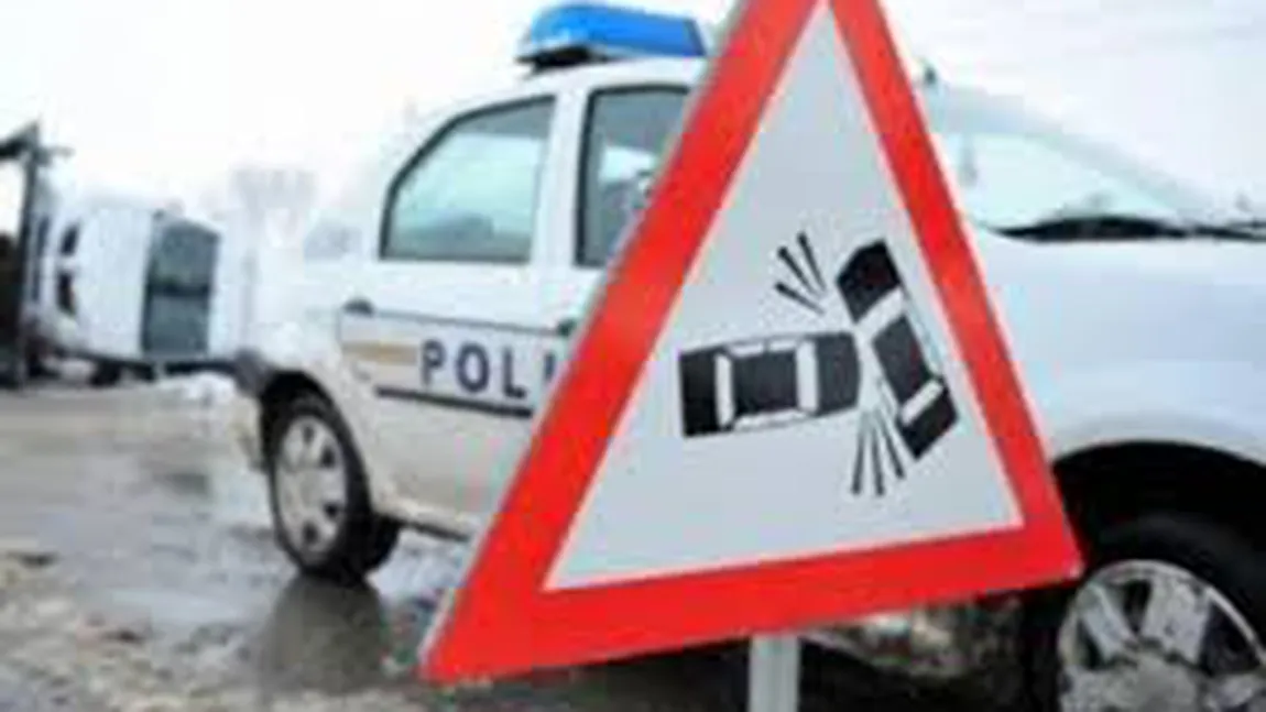 Accident în Arad, după ce două maşini s-au ciocnit. O persoană a murit şi cinci au fost rănite