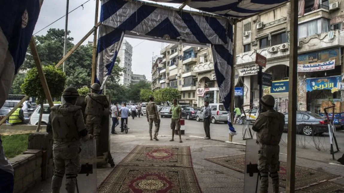 Cel puţin 18 morţi într-un atac cu sticle incendiare, la un restaurant din Cairo UPDATE