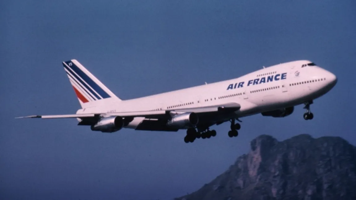 Aterizare de urgenţă a unui avion Air France, din cauza unui dispozitiv suspect. UPDATE: Nu era BOMBĂ