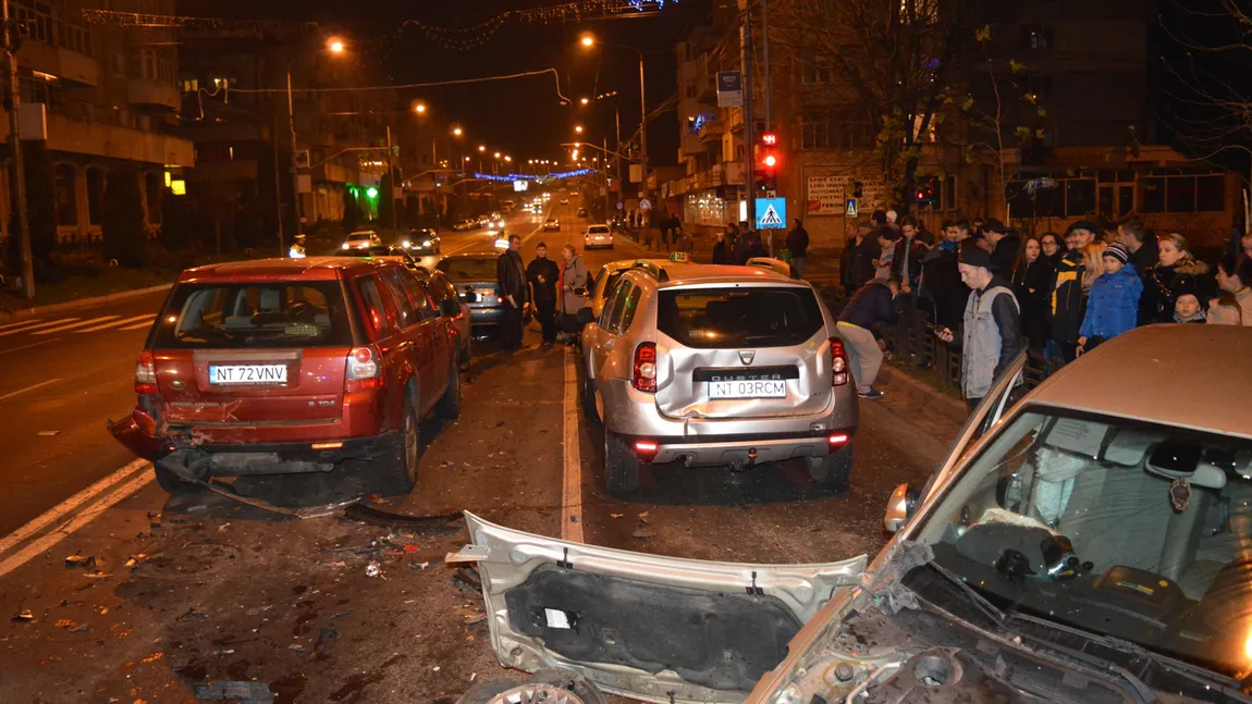 Accident GRAV în Piatra Neamţ. Carambol cu 7 maşini VIDEO