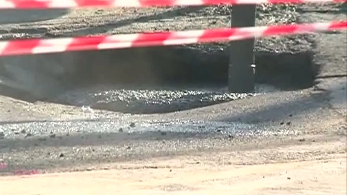 ŞEDINŢĂ DE URGENŢĂ la Ministerul Transporturilor după ce asfaltul s-a SURPAT în zona Eroilor din Capitală VIDEO