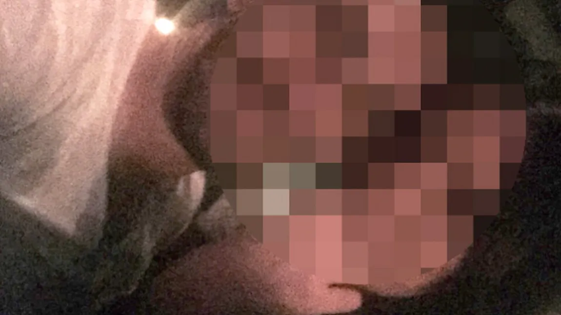 El fotbalist celebru, ea o brunetă apetisantă. Imagini NECENZURATE cu două celebrităţi surprinse în ipostaze intime FOTO