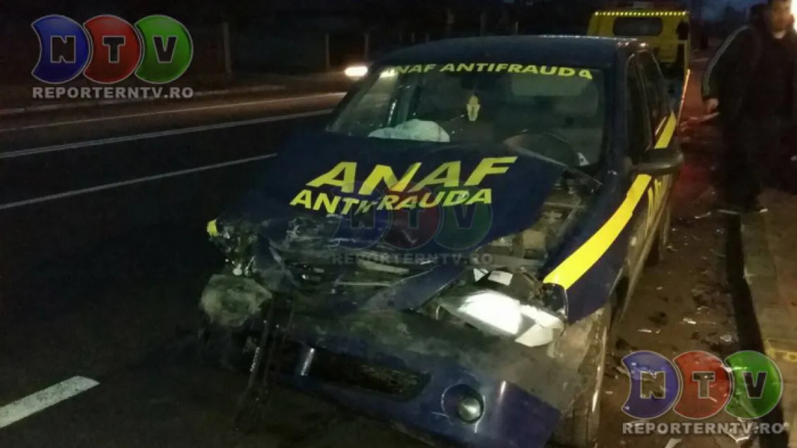 ACCIDENT în Constanţa. O maşină a ANAF a intrat în alte două autoturisme parcate