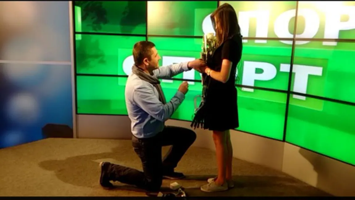 O cunoscută prezentatoare de sport a fost cerută în căsătorie chiar în platou VIDEO