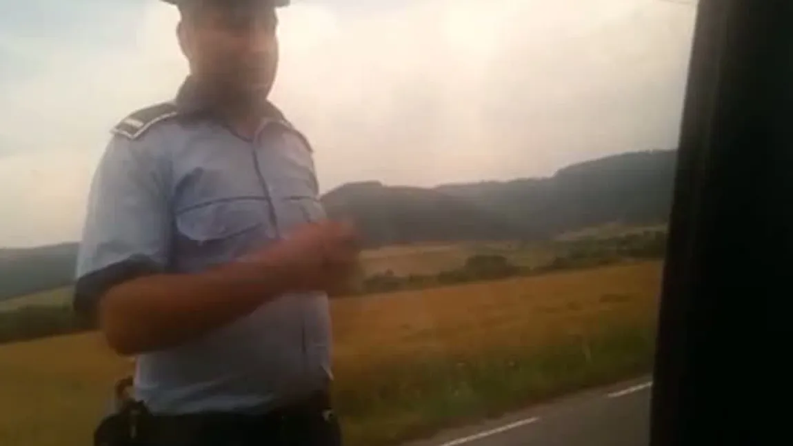 Cum a fost batjocorit un poliţist de extremiştii maghiari VIDEO