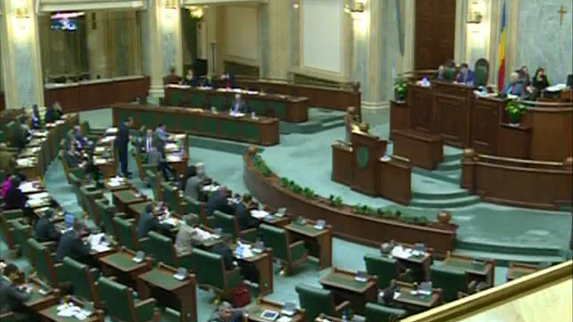 Senatul a adoptat un proiect de lege privind MAJORAREA PENSIILOR parlamentarilor şi miniştrilor