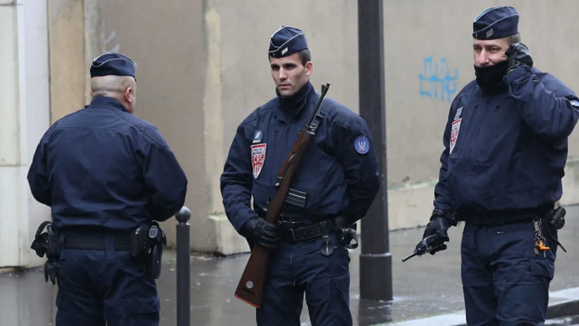 STARE de URGENŢĂ în Franţa: Poliţia a făcut 2.500 de percheziţii şi 350 de consemnări la domiciliu