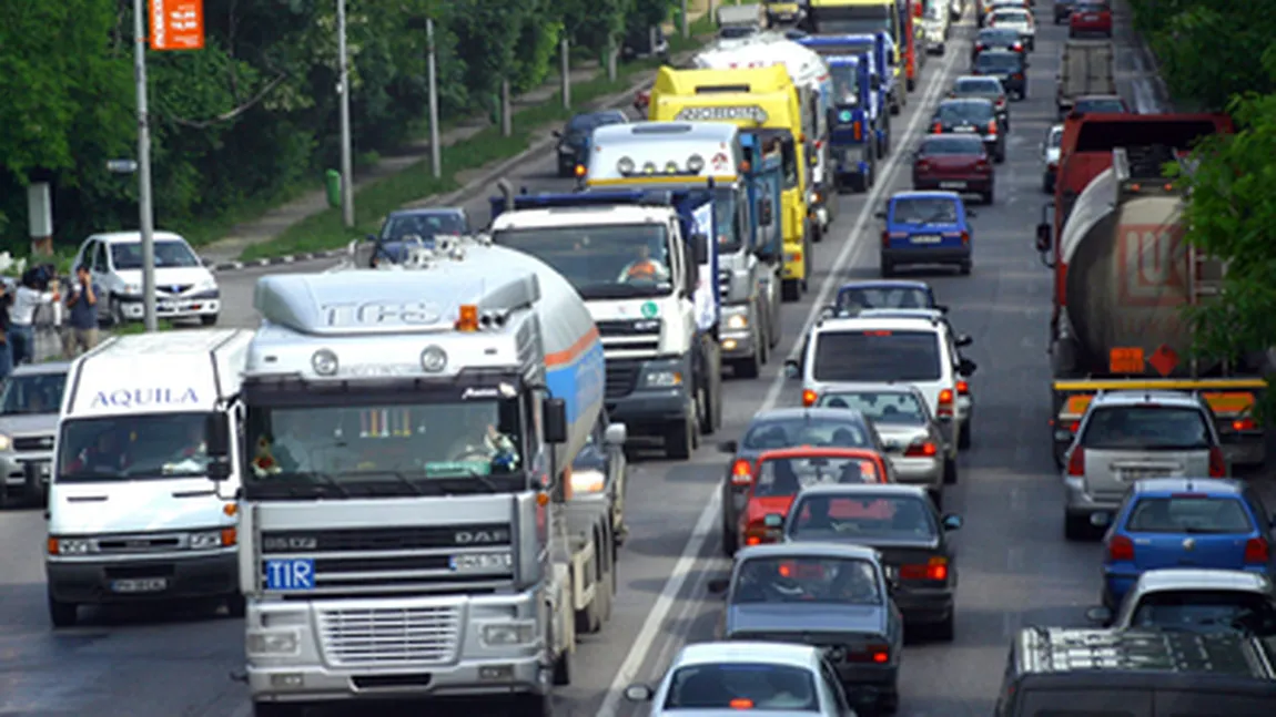 Transportatorii protestează marţi faţă de triplarea preţului RCA