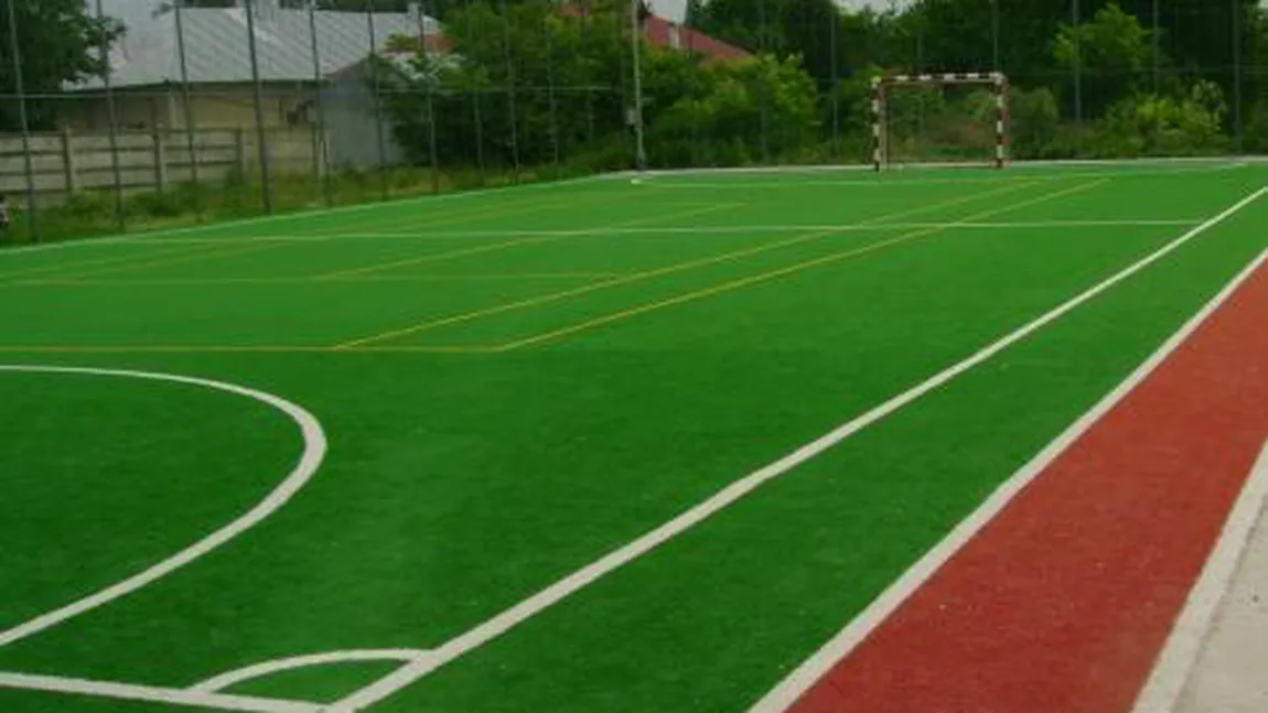 Bază sportivă nouă în Bucureşti: teren de rugby, bazin de înot şi pistă de atletism