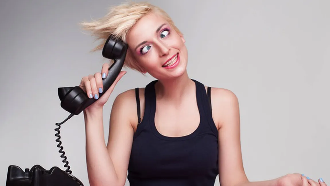 Bancuri cu blonde. Cu cine te-ai mai culcat în ultimul timp? - Cu un culturist! Finalul e genial
