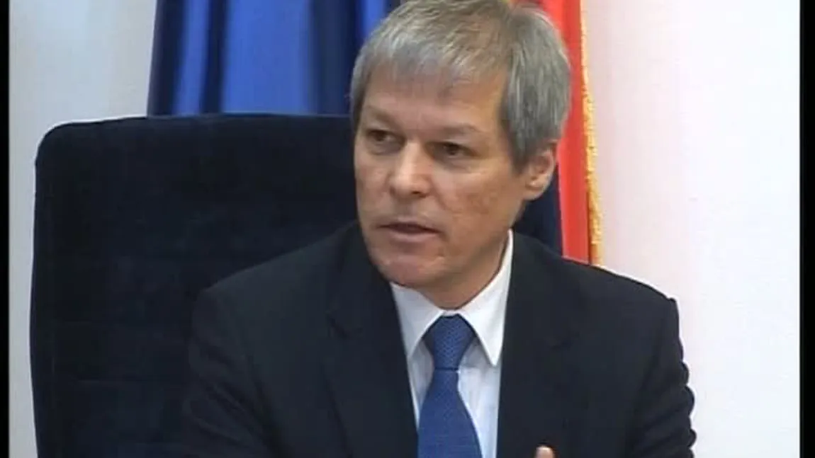 Dacian Cioloş NU foloseşte coloane oficiale: 