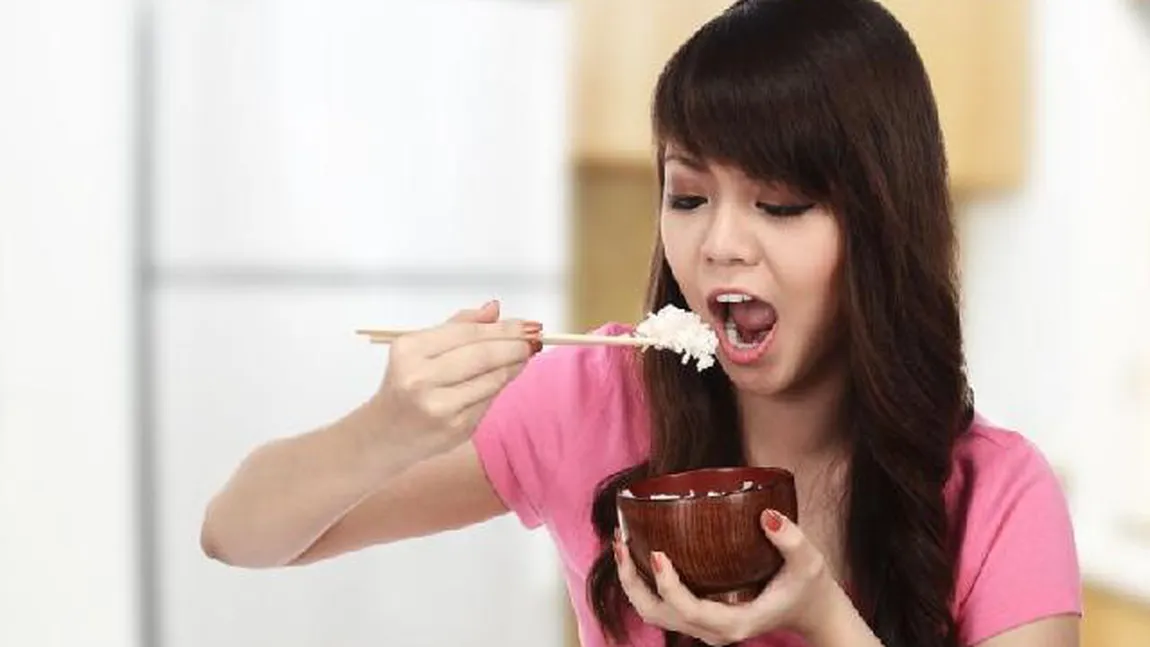 Dieta de 7 zile cu orez brun: Scapă de colăceii de pe burtă cât ai clipi