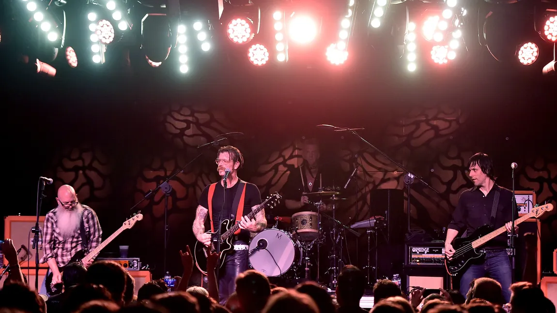 Eagles of Death Metal revine la Paris, la trei luni după atentate. Biletele la concert s-au epuizat în 30 de minute