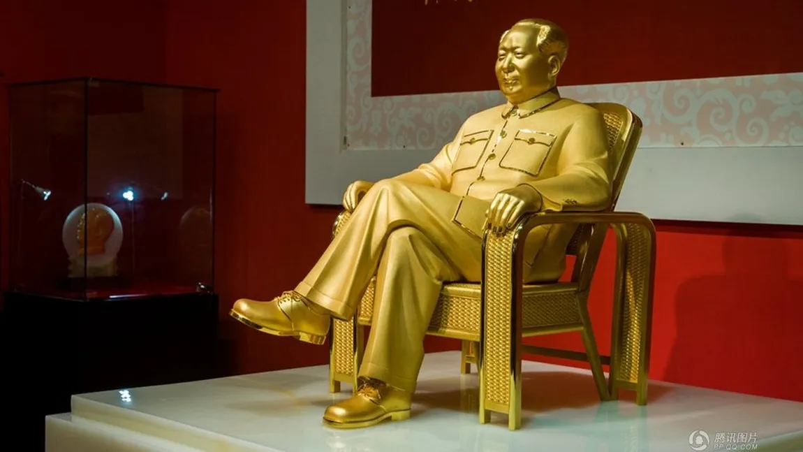 Statuia poleită cu aur care îl reprezenta pe Mao Zedong a fost demolată, după numai câteva zile VIDEO