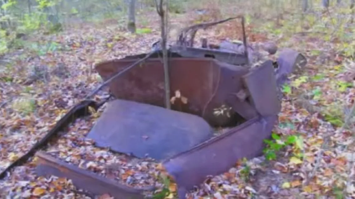 A găsit o maşină abandonată în pădure. Când s-a uitat mai bine a descoperit ceva care i-a schimbat viaţa