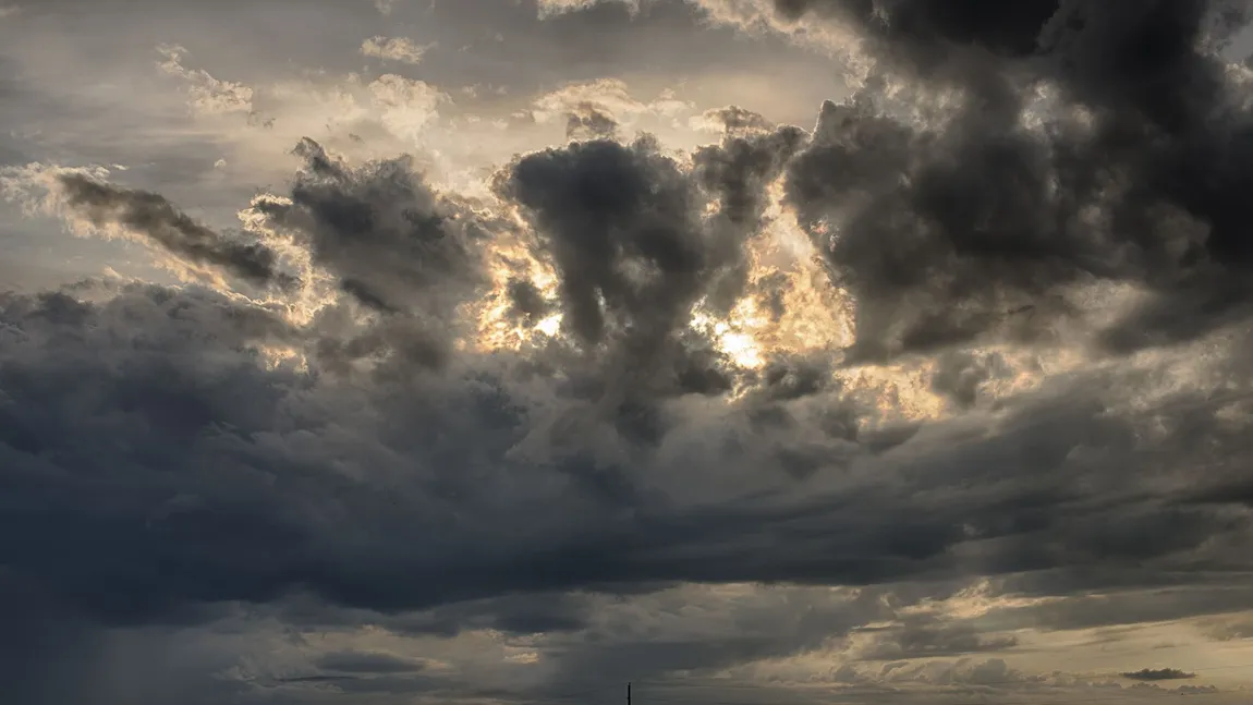 PROGNOZA METEO. Vremea se răceşte, reapar ninsorile