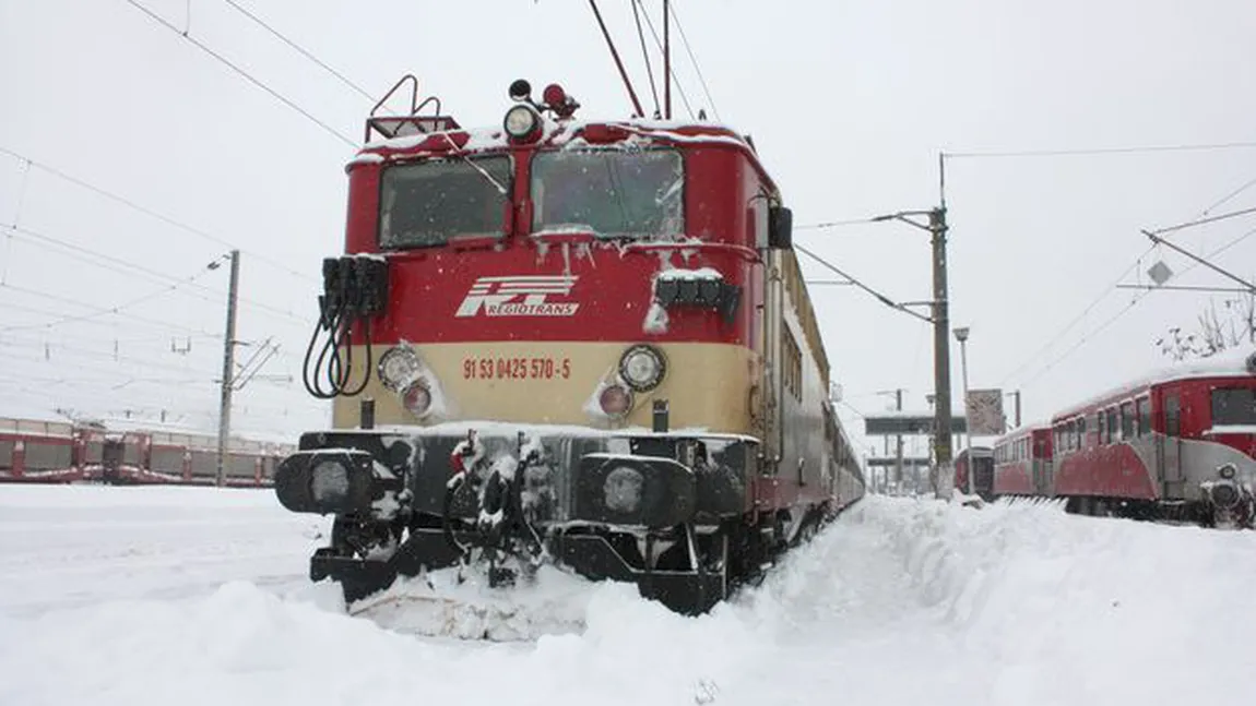 TREN blocat pe ruta Ploieşti - Bucureşti din cauza frigului