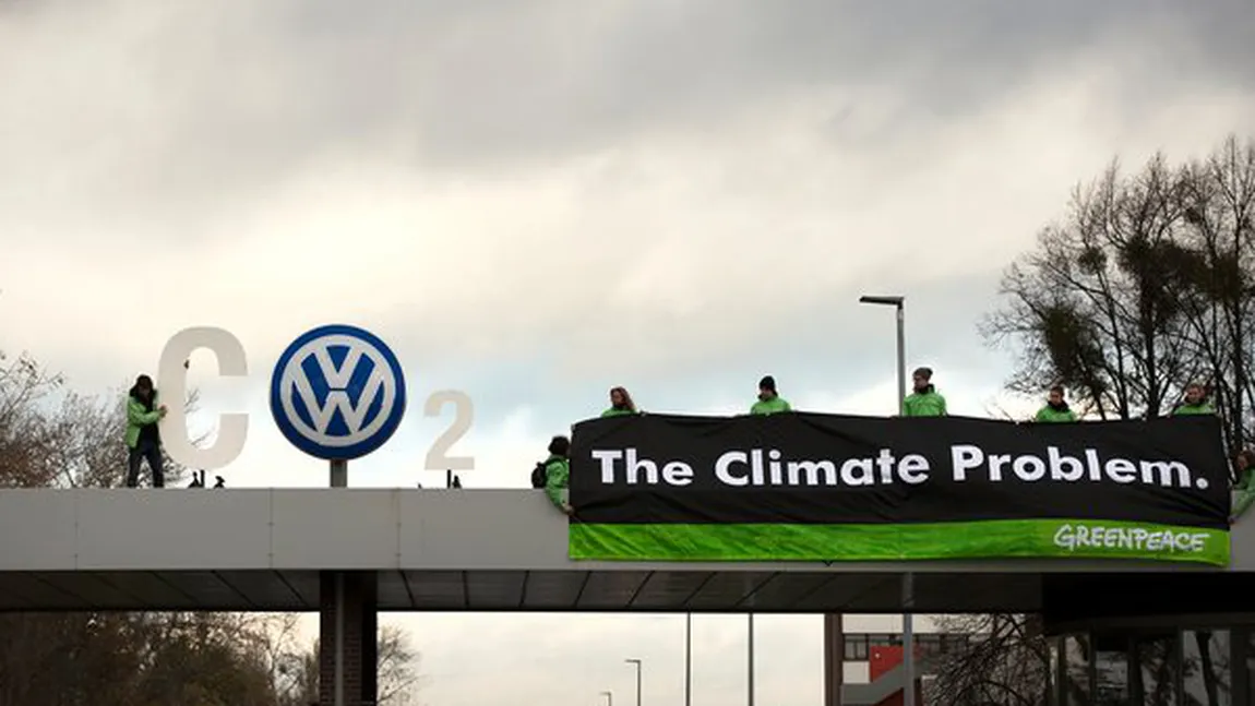 Volkswagen criticată în Germania. Guvernul îi cere să acorde compensaţii egale clienţilor din SUA şi Europa